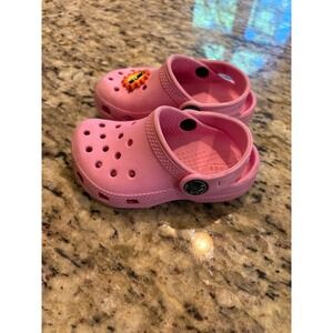 Crocs Classic Clog Toddler Size C6 Pink Slip On Shoes with Sun Jibbitz Charm